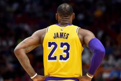 意大利男篮面临重建：加里纳利退役，主帅辞职，东契奇闪耀却无法挽救颓势